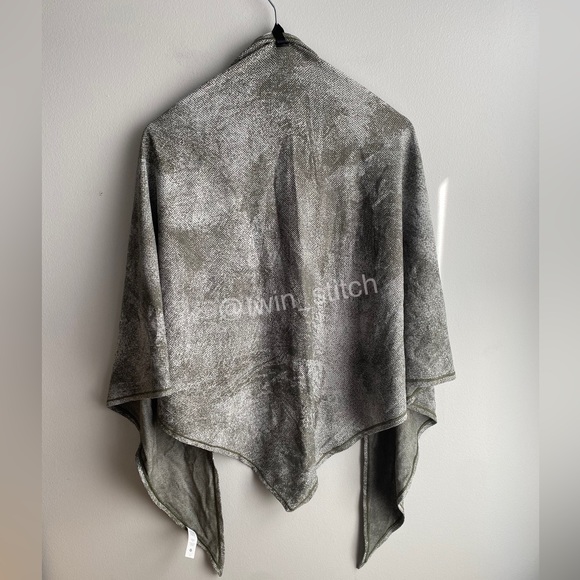 Lululemon All You Need Scarf Pixel Jacquard Alpine White Medium Olive - Picture 2 of 8